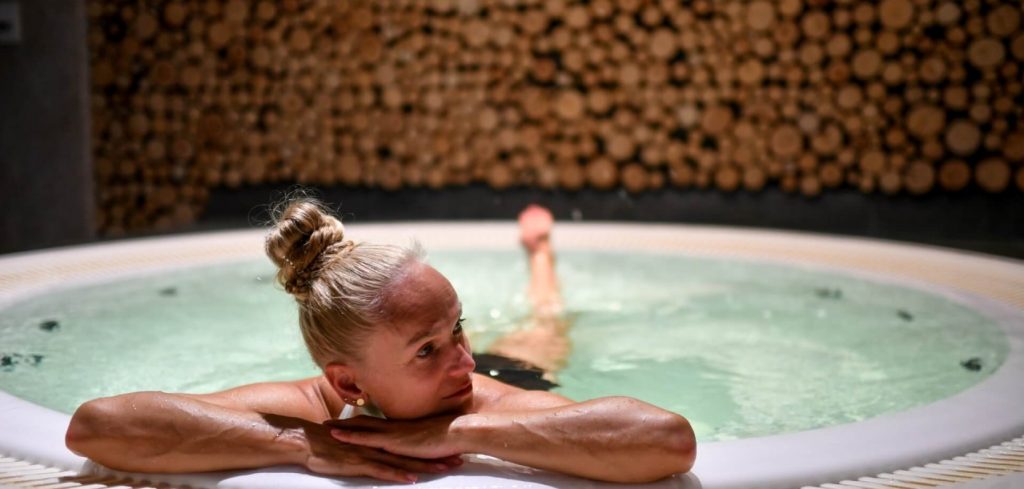 202312081612570.jacuzzi hotel spa wellness bonifacio relaks